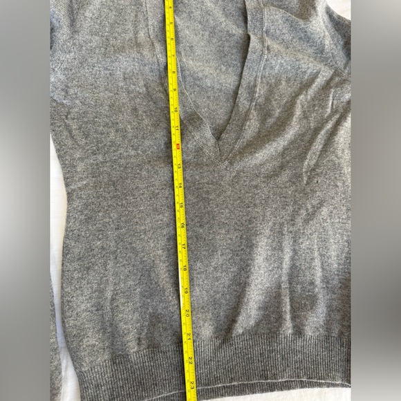 Autumn Cashmere Gray Deep V-Neck Sweater - Picture 4 of 6